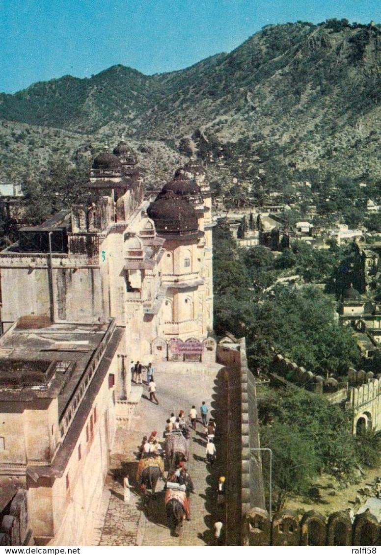 1 AK Indien * Fort Amber - War Königspalast Bevor Jaipur Zur Residenzstadt Wurde, Elephanten Bringen Besucher Zum Palast - Inde