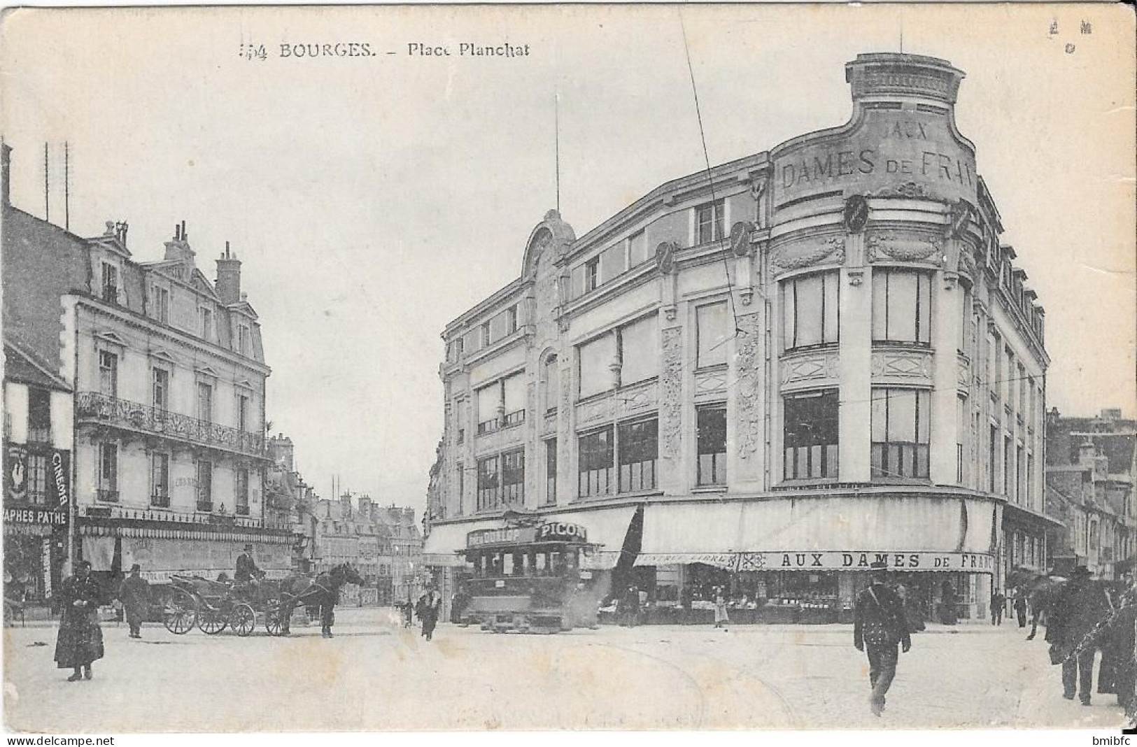 BOURGES - Place Planchat - Bourges