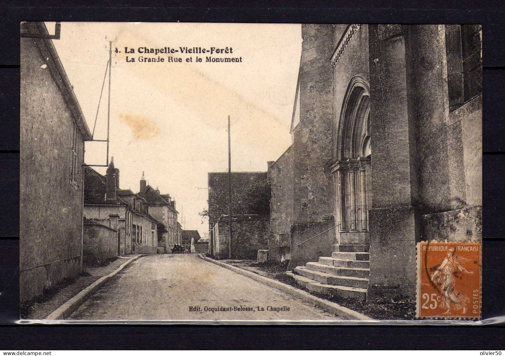 La Chapelle-Vieille-Foret - La Grande Rue Et Le Monument - Autres & Non Classés