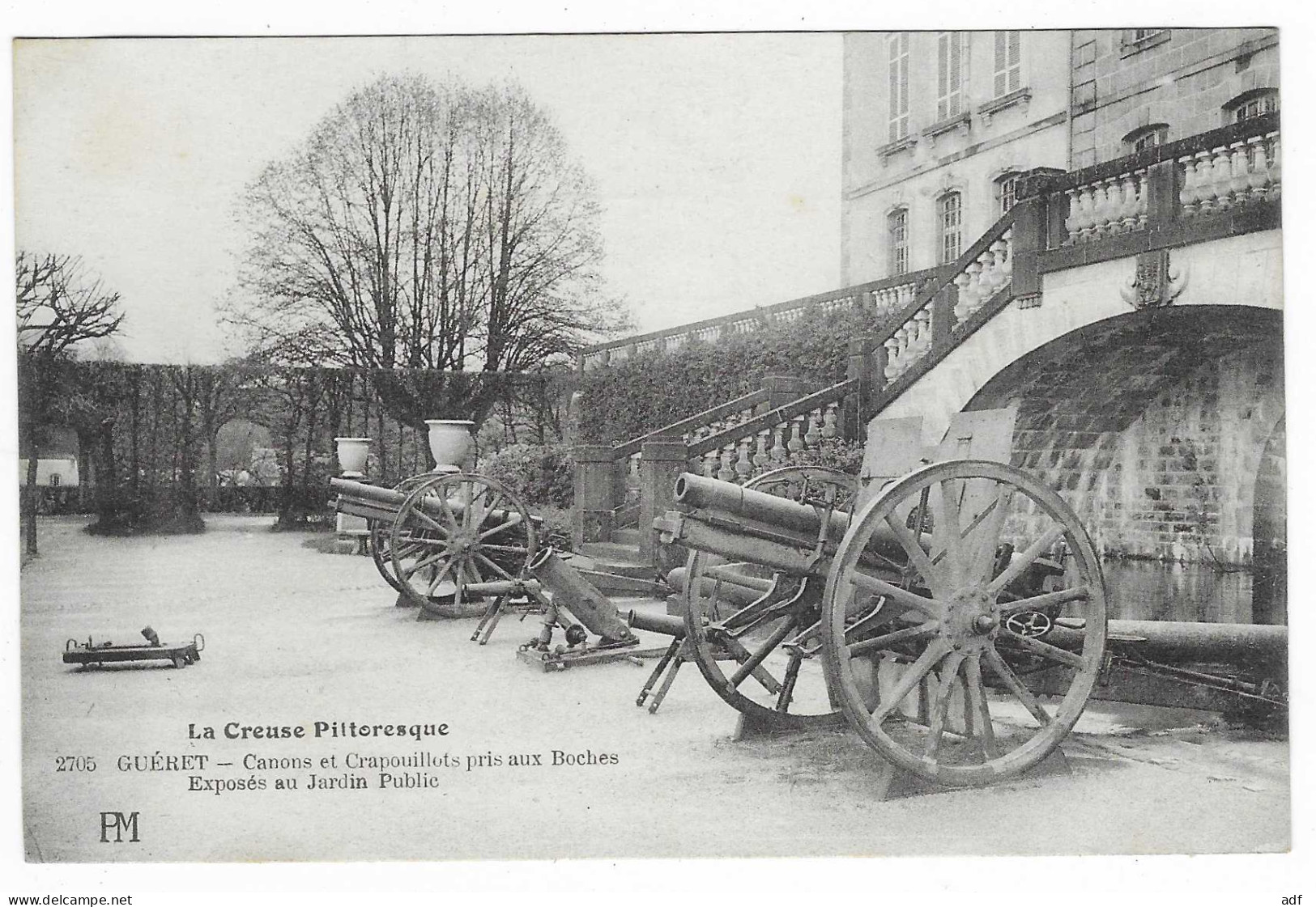 CPA GUERET, CANONS ET CRAPOUILLOTS PRIS AUX BOCHES EXPOSES AU JARDIN PUBLIC, CREUSE 23 - Guéret