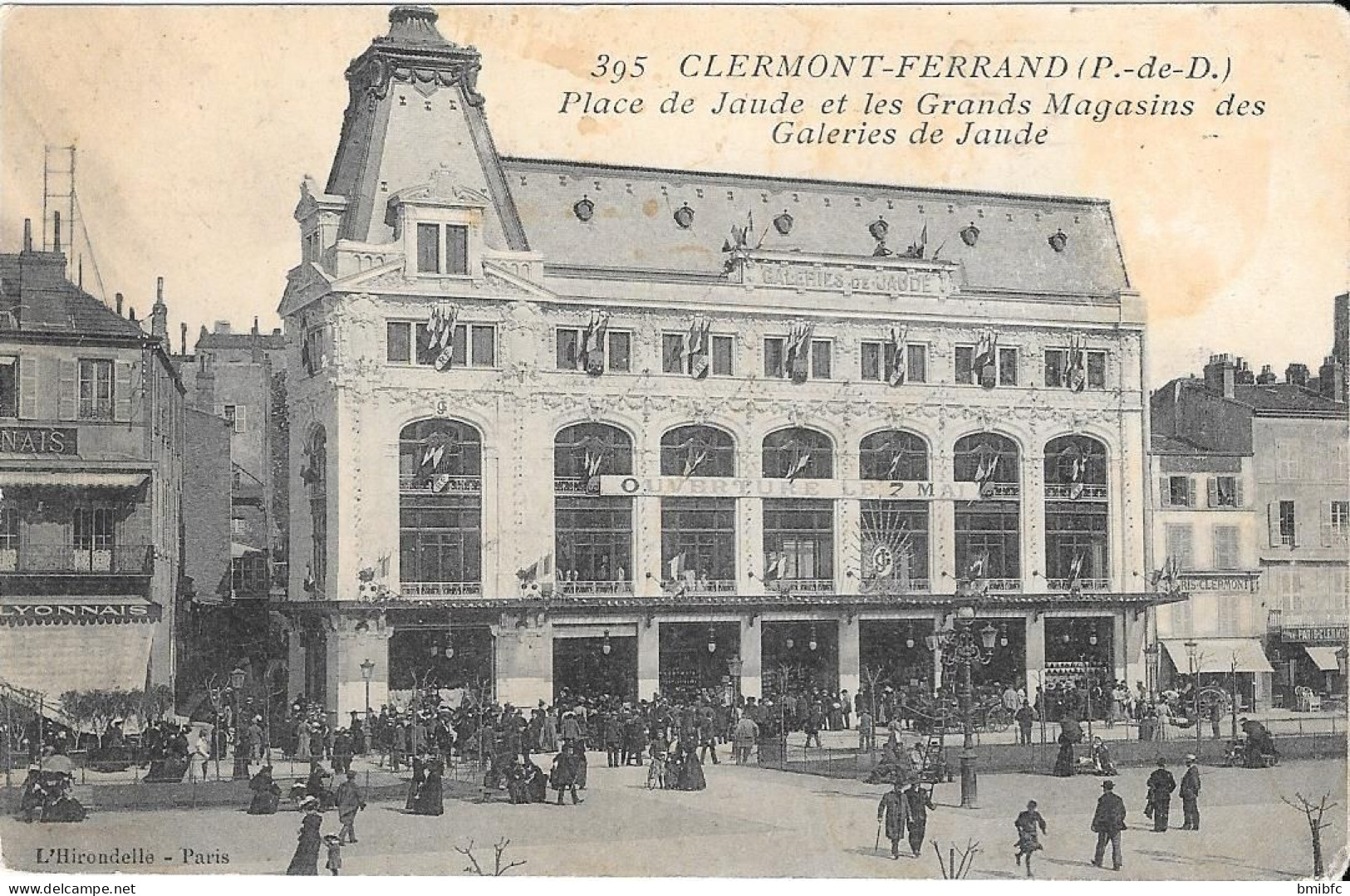 CLERMONT-FERRAND - Place De Jaude Et  Les Grands Magasins Des Galeries De Jaude - Clermont Ferrand