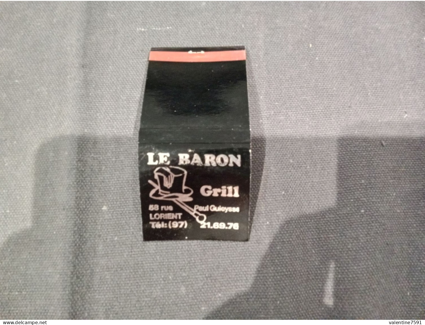 FRANCE  - Petite Boîte Aĺlumettes "   LE BARON Grill "   Noir "    "    LORIENT   Net    2,50 - Cajas De Cerillas (fósforos)