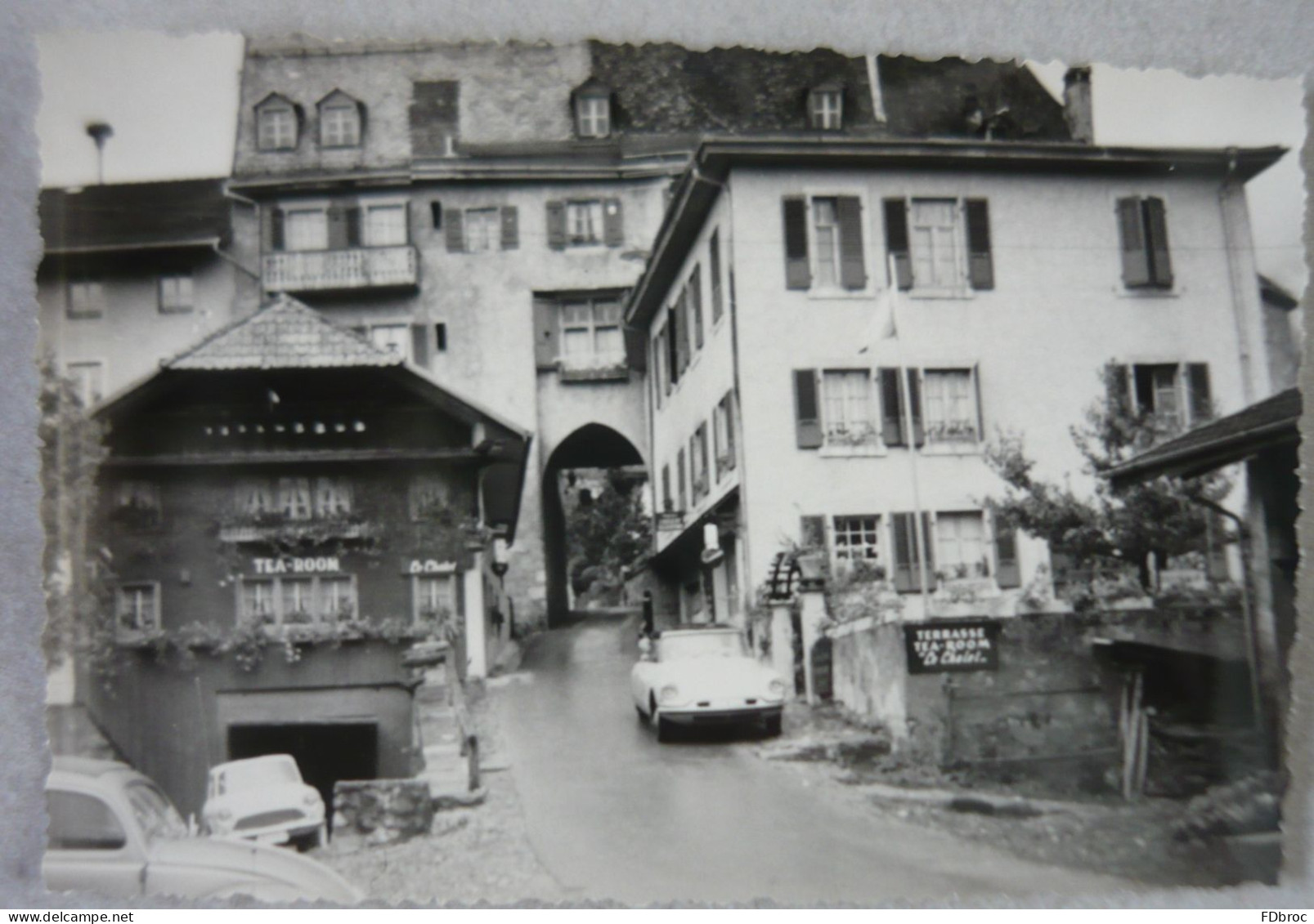 Ancienne Photo Suisse CH - FR Fribourg CITROEN DS  Dans Le Village De Gruyère 13 X 8 Cm - Coches