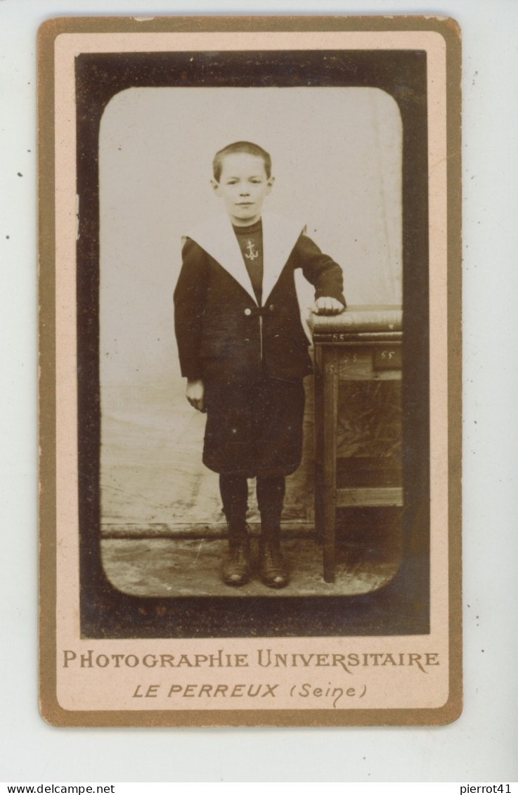 PHOTOS ORIGINALES - CDV AV. 1900 - Portrait Enfant - Photographie Universitaire C. DUMESNIL & Cie LE PERREUX (Seine) - Oud (voor 1900)