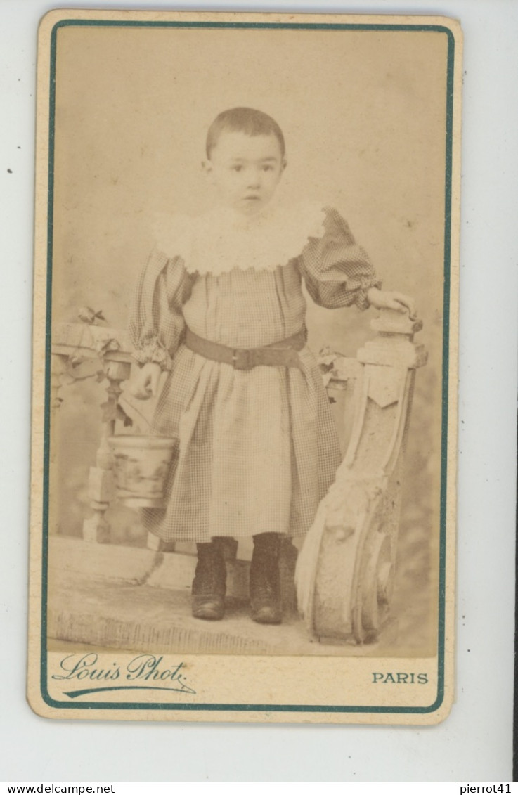 PHOTOS ORIGINALES - CDV AV. 1900 - Portrait Enfant - Photo. LOUIS 29 Boulevard Saint Martin à PARIS - Ancianas (antes De 1900)
