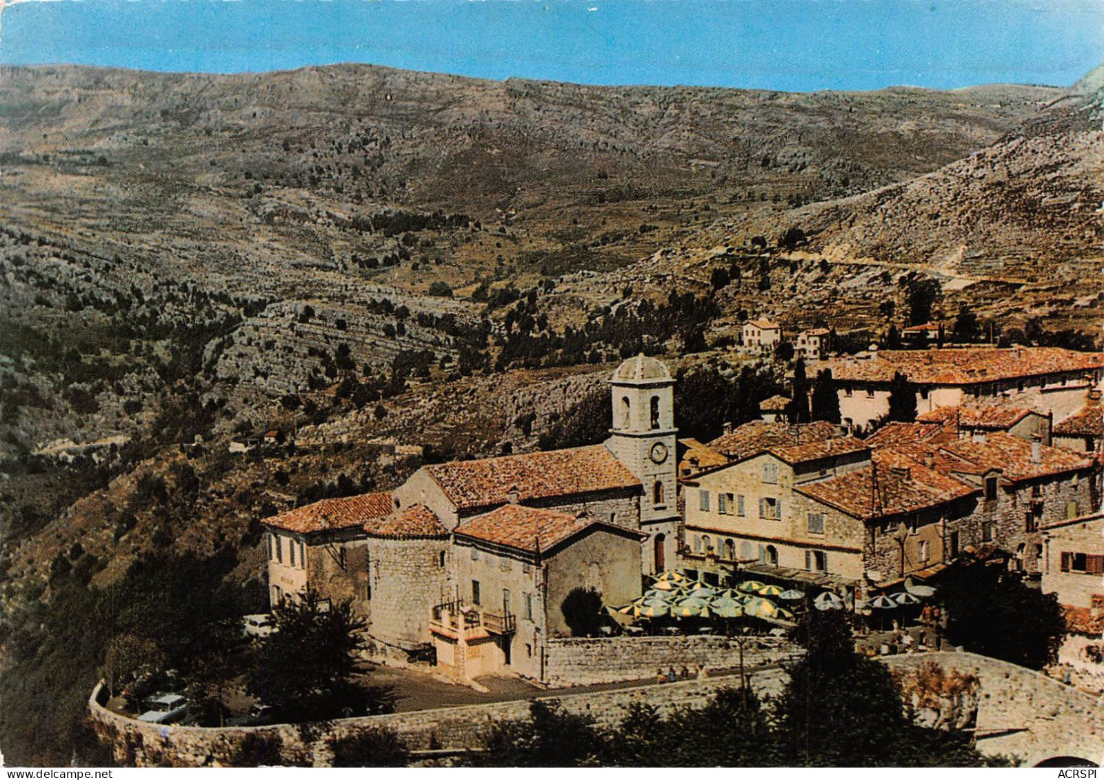 06 Gourdon  La Place Et L'église  (Scan R/V) N°  14   \NAD006 - Gourdon