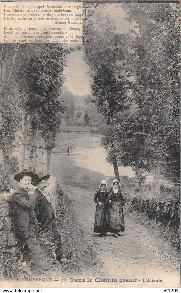 France Auvergne Dans Le Chemin Creux (scan Recto Verso ) Nono0044 - Auvergne