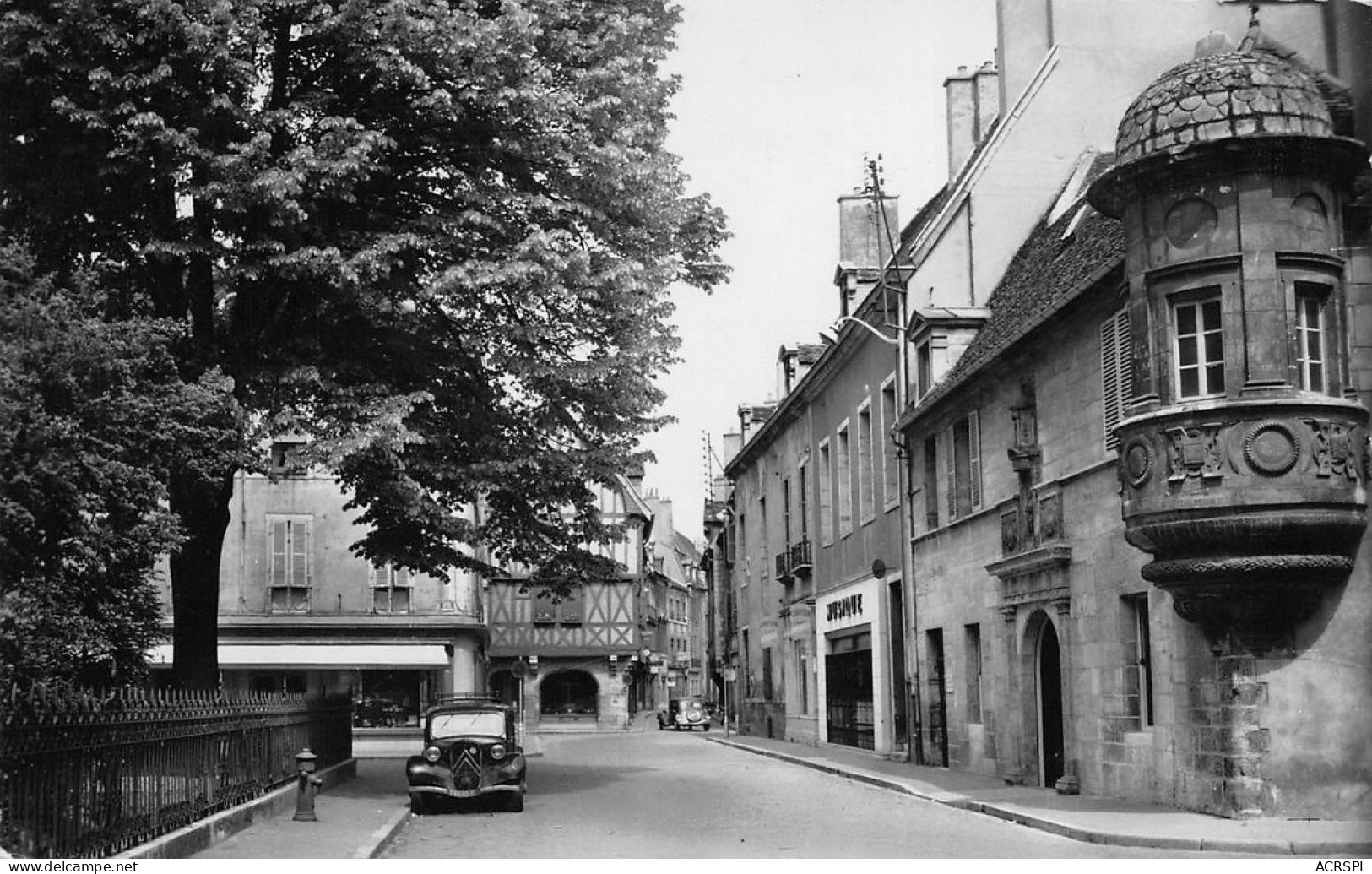 DIJON  La Place Des Ducs De Bourgogne  17 (scan Recto Verso)nono0102 - Dijon