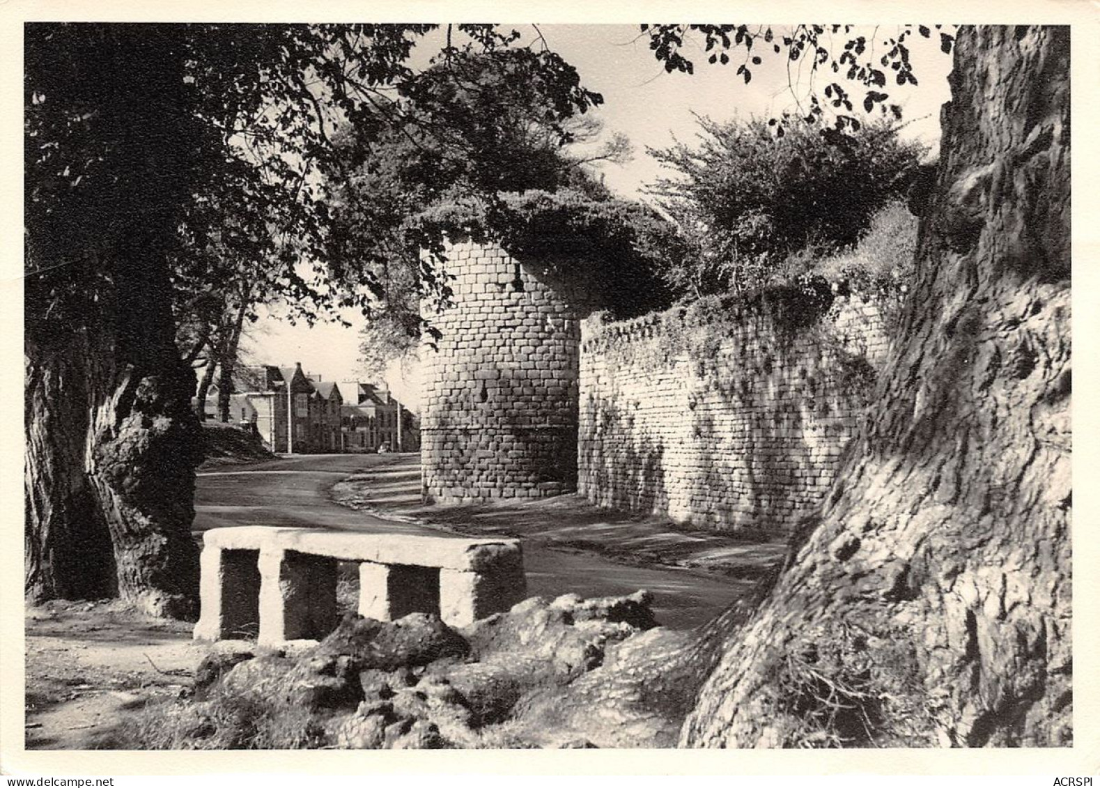 GUERANDE Les Remparts Et Le Mail  19 (scan Recto Verso)nono0126 - Guérande