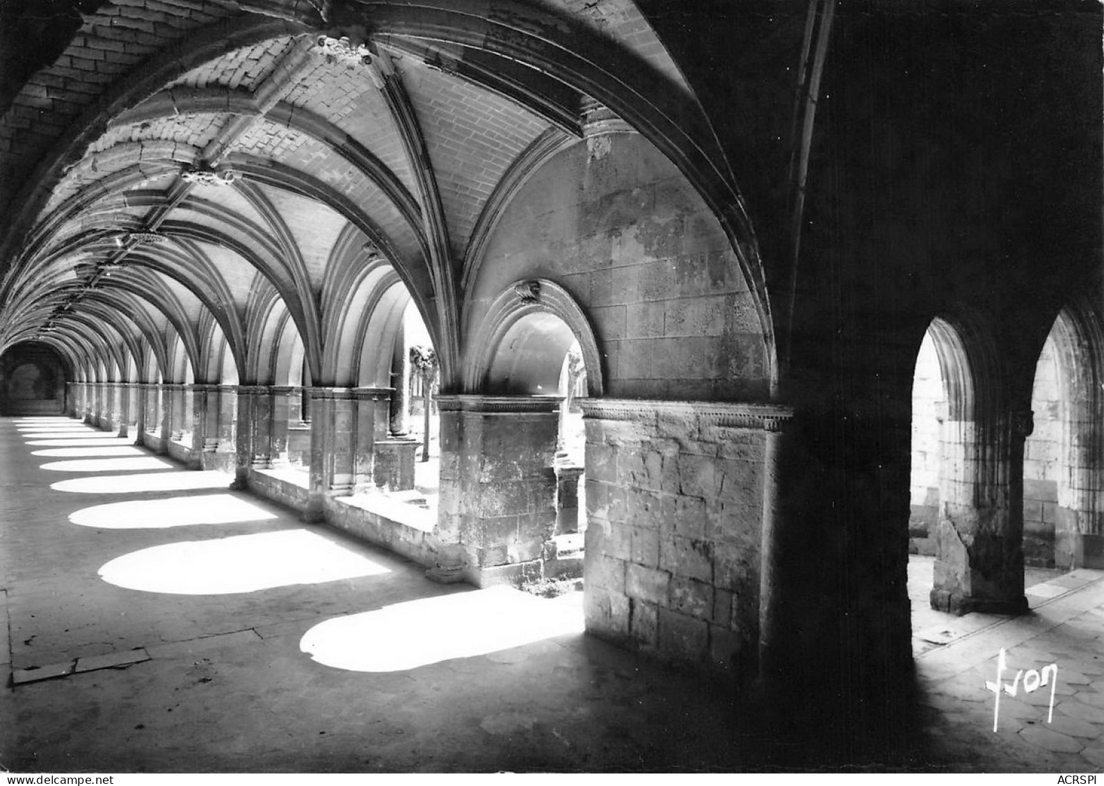 FONTEVRAULT  L' Abbaye Le Cloitre 25 (scan Recto Verso)nono0120 - Autres & Non Classés