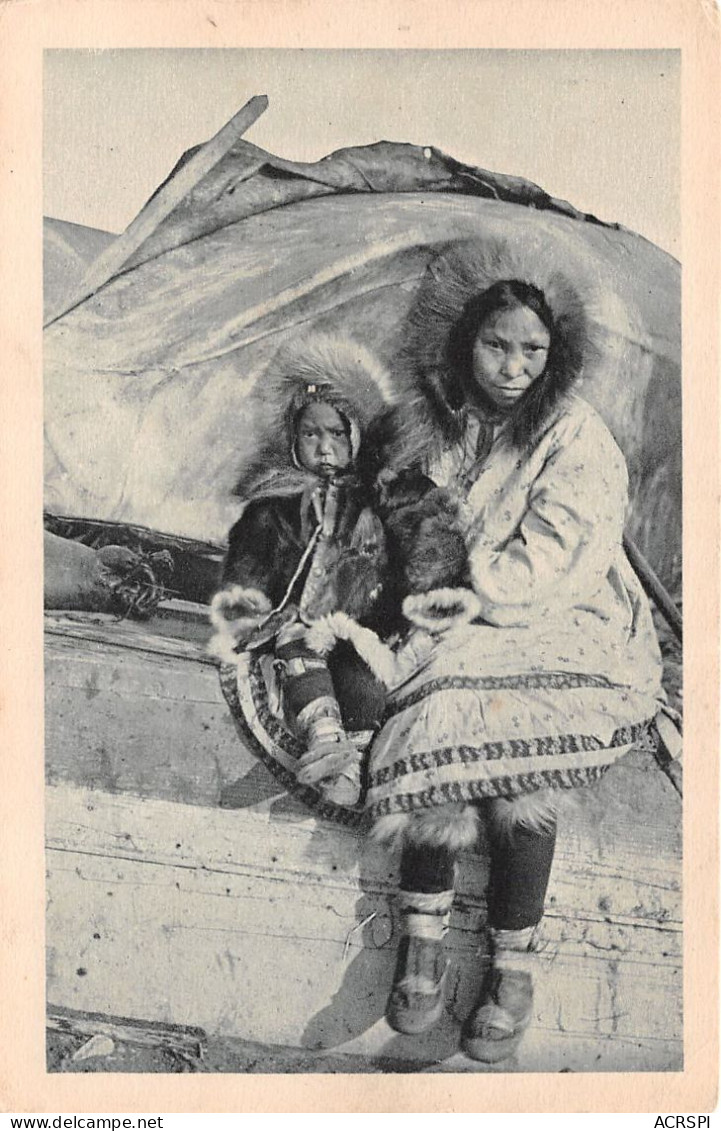 ESQUIMAU USA ALASKA  Barrow  Utqiagvik Denbigh Détroit De Behring Jeune Fille Et Bébé Canada Eskimo 34 OO 0932 - Fairbanks