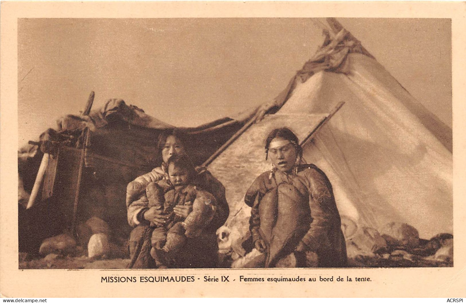 ESQUIMAU Inuit Nunangat Territoires Nord-Ouest  Yukon Nunatsiavut Labrador Nunavut Eskimo Trapeurs Femmes  1 OO 0932 - Altri & Non Classificati