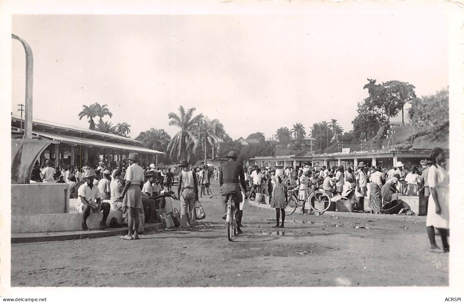 CAMEROUN  DOUALA  MARCHE CENTRAL DE DOUALA     (scan Recto Verso)  OO 0959 - Cameroon