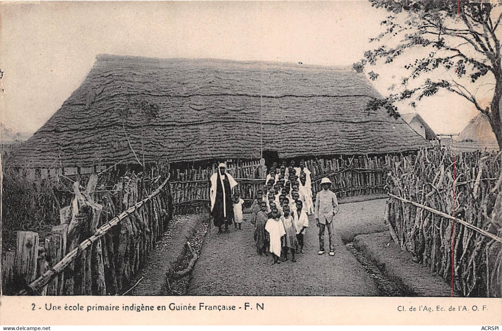 GUINEE Francaise  Conakry Une Ecole Dans Une Case (scan Recto-verso) OO 0951 - Guinée Française