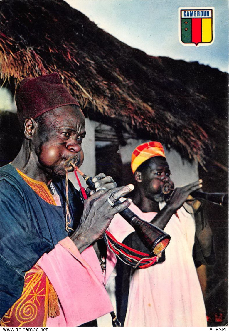 CAMEROUN Kamerun Au Nord Musiciens Au Village  (scan Recto-verso) OO 0949 - Cameroun