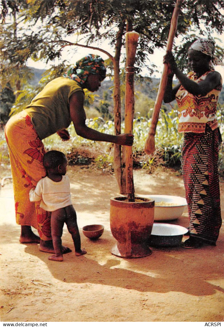 CAMEROUN Kamerun YAOUNDE  Preparation Du Repas (scan Recto-verso) OO 0949 - Cameroun