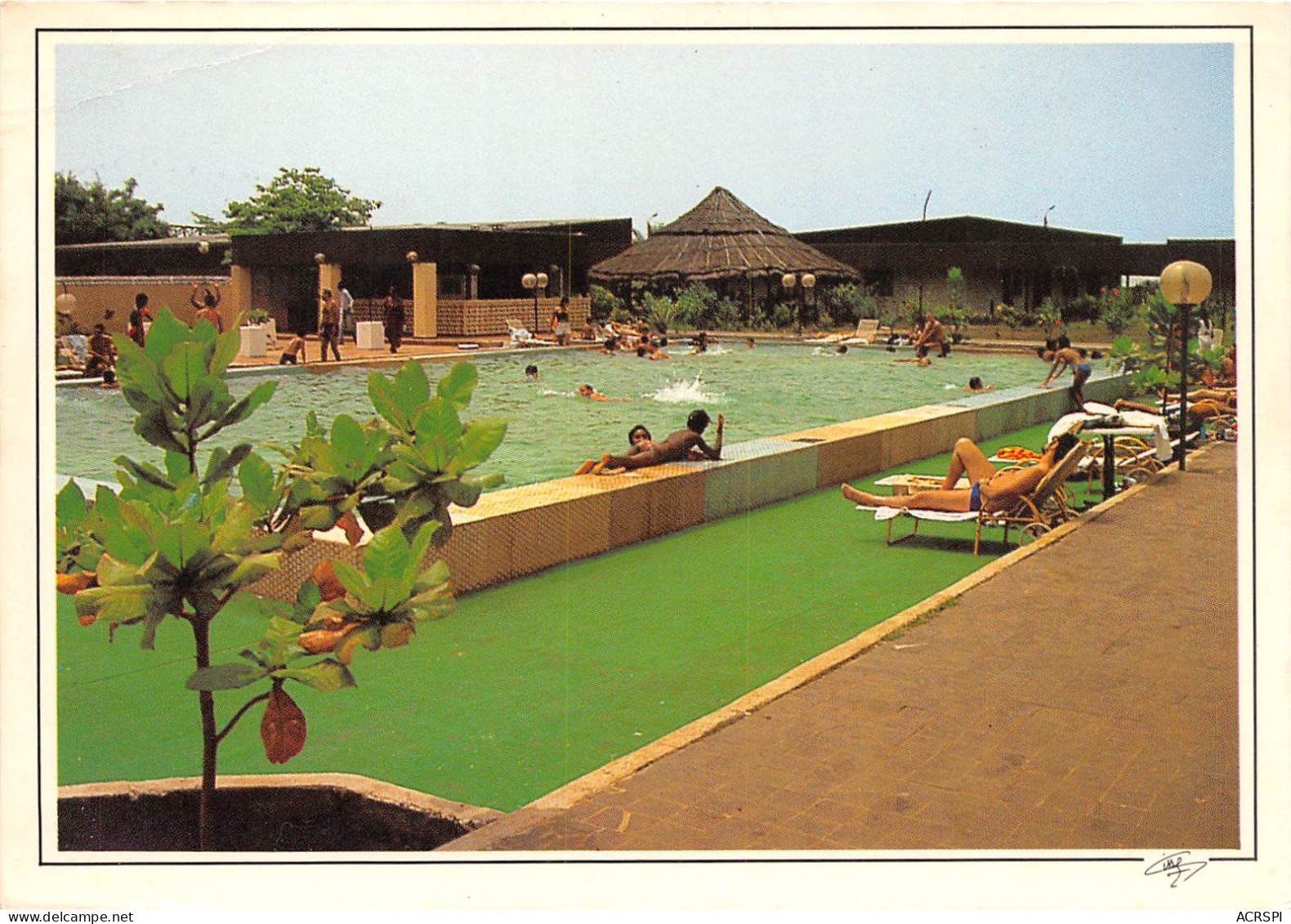 GUINEE  CONAKRY. GRAND HOTEL DE L'UNITE  PISCINE  (scan Recto-verso) OO 0994 - Equatoriaal Guinea