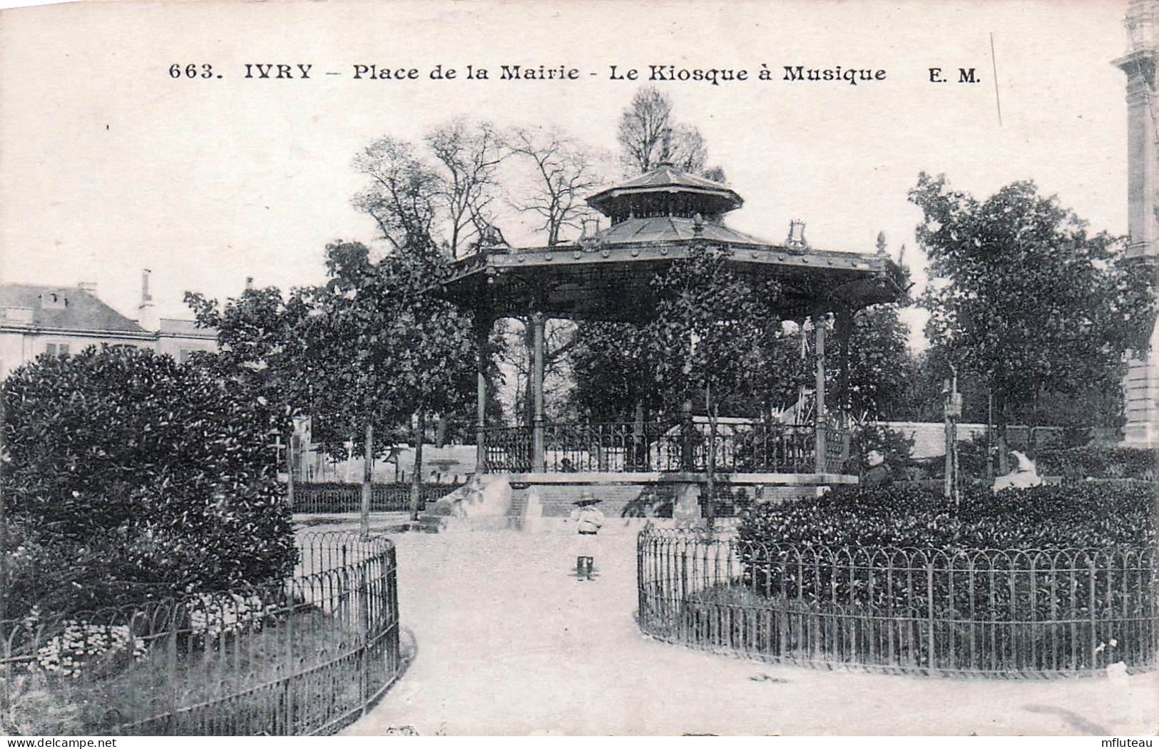 94* IVRY  Place De La Mairie – Kiosque    RL45,1166 - Ivry Sur Seine
