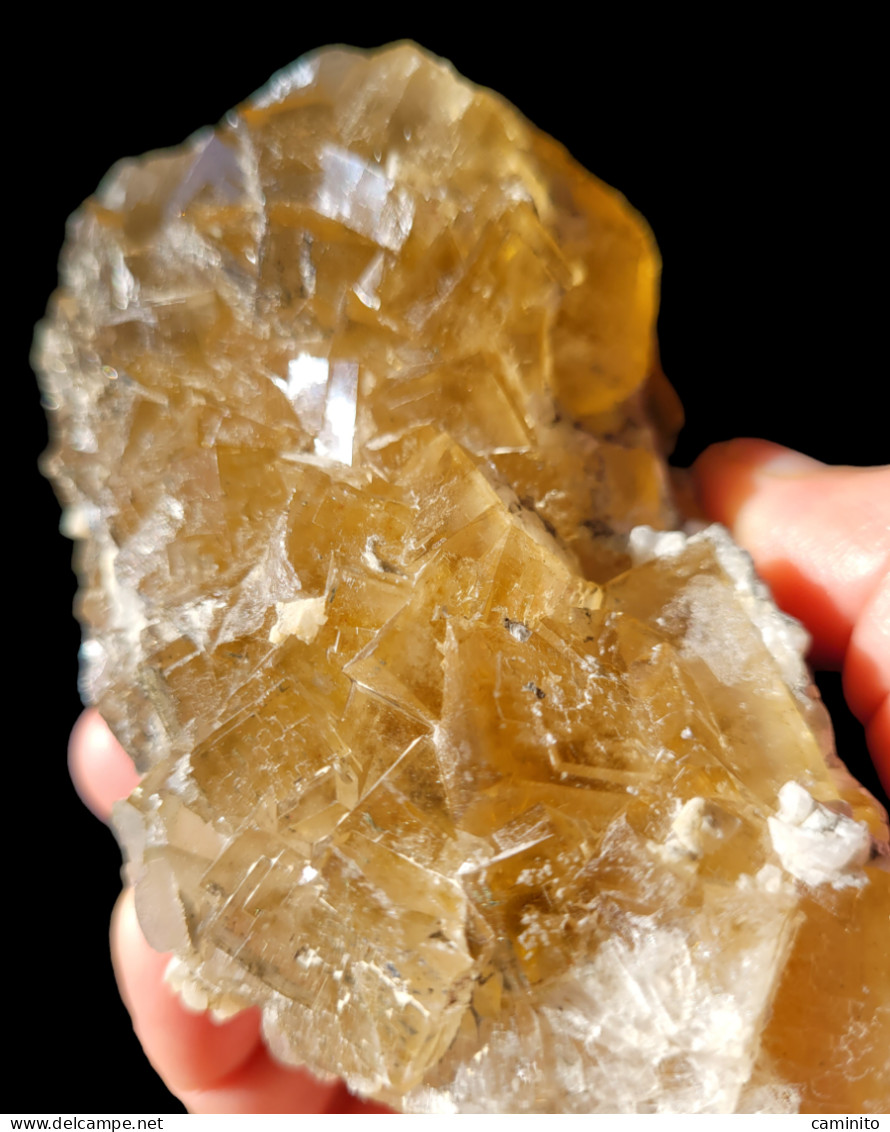 Fluorita Amarilla Mina Moscona. 11×6×6 Cm. 565 Gr. - Minéraux