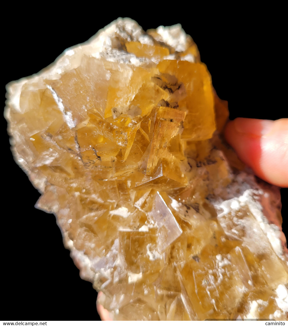 Fluorita Amarilla Mina Moscona. 11×6×6 Cm. 565 Gr. - Minéraux
