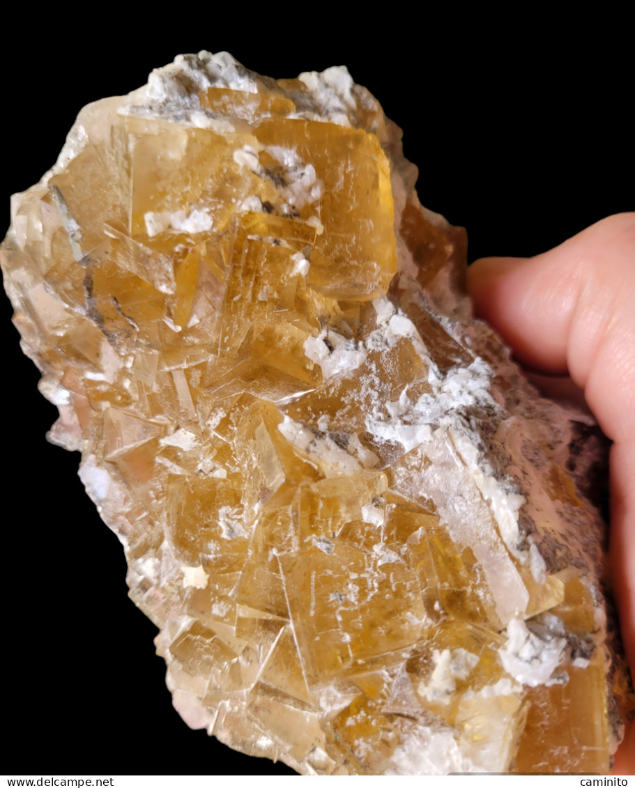 Fluorita Amarilla Mina Moscona. 11×6×6 Cm. 565 Gr. - Minerals