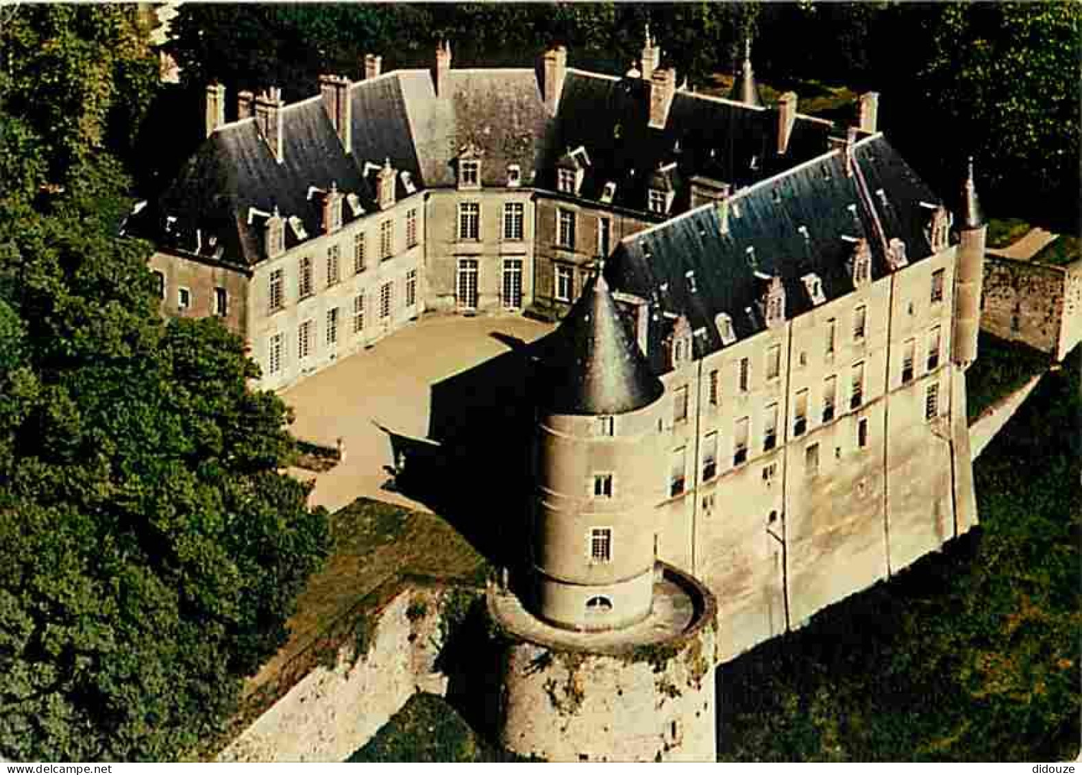 Chateaux - Château De Chateauneuf Sur Cher - Vue Aérienne - Cher - Carte Neuve - CPM - Voir Scans Recto-Verso - Castelli