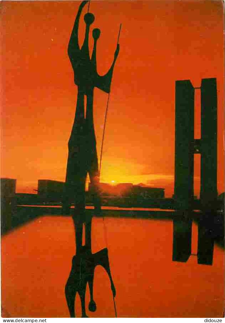 Brésil - Brasilia - Monument To The Candango And The National Congress - CPM - Voir Scans Recto-Verso - Otros & Sin Clasificación