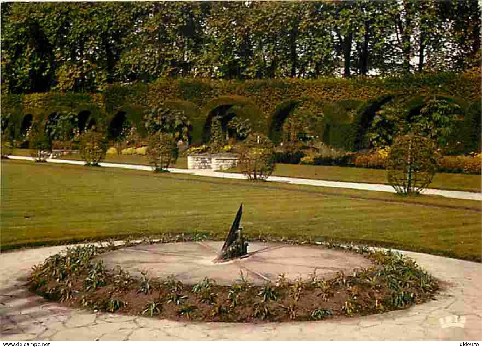18 - Bourges - Le Jardin Dés Prés Fichaux - Le Cadran Solaire - Carte Neuve - CPM - Voir Scans Recto-Verso - Bourges