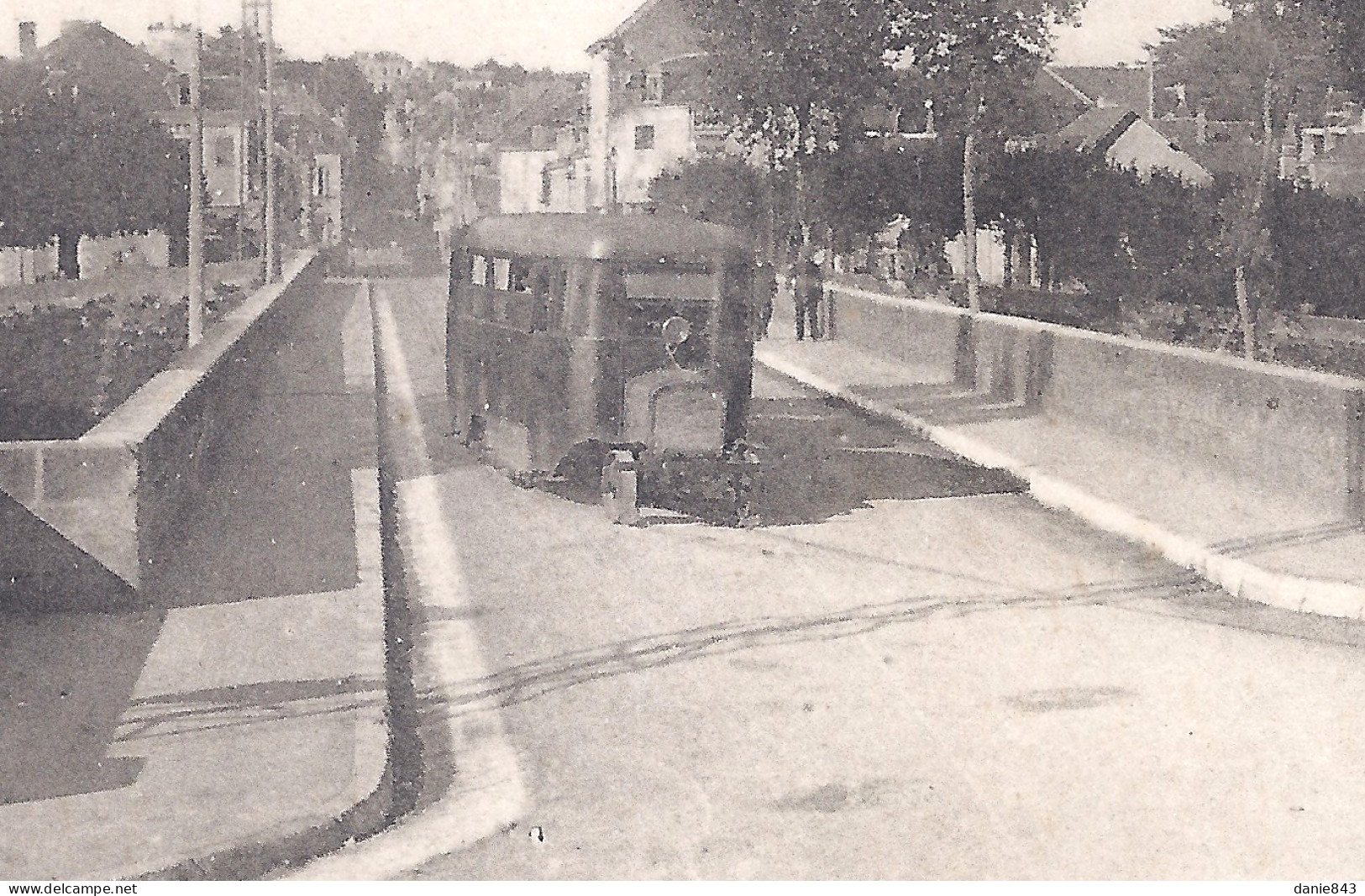 CPA Vue Très Rare - INDRE - LE BLANC - LE PONT ET PERSPECTIVE D'ENSEMBLE - Animation, Le Tramway Sur Le Pont - Le Blanc