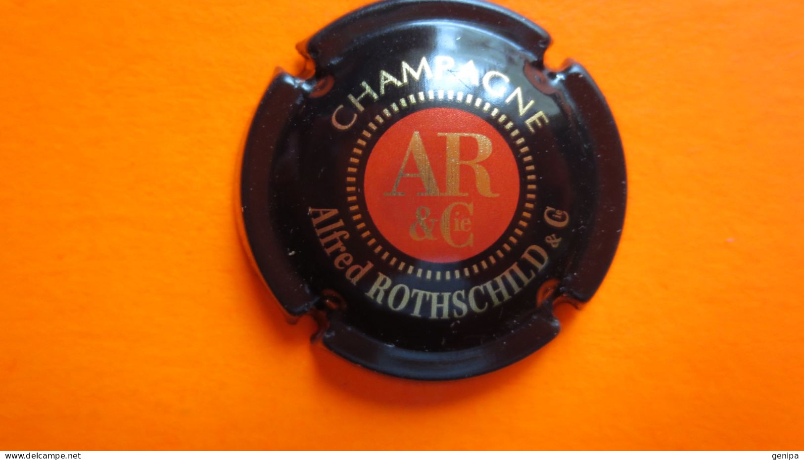 CAPSULE CHAMPAGNE Alfred ROTHSCHILD & Cie. Noir. Rouge Et Or - Andere & Zonder Classificatie