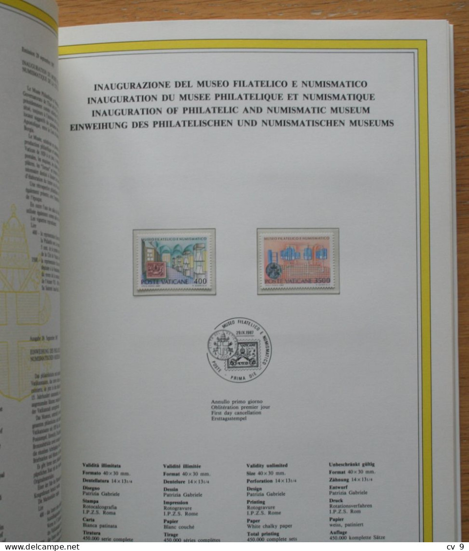 Complete + Postcards + Vignette CAPEX + 1987 Yearbook POSTFRIS / MNH / **  VATICANO VATICAN VATICAAN