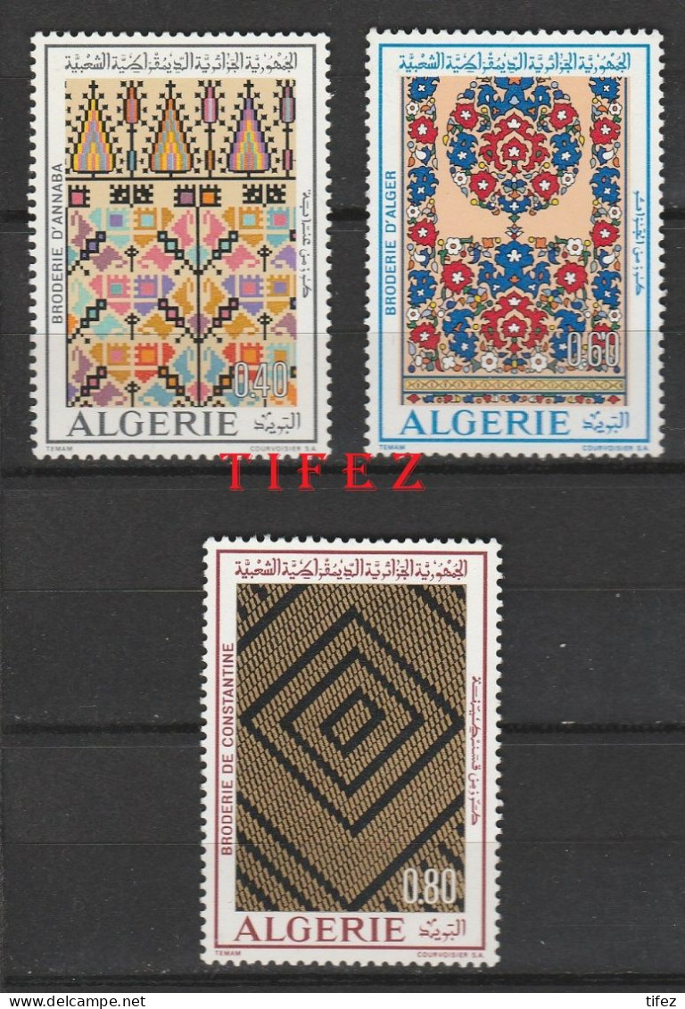 Année 1973-N°563/565 Neufs**MNH :  Broderies Algériennes - Algeria (1962-...)