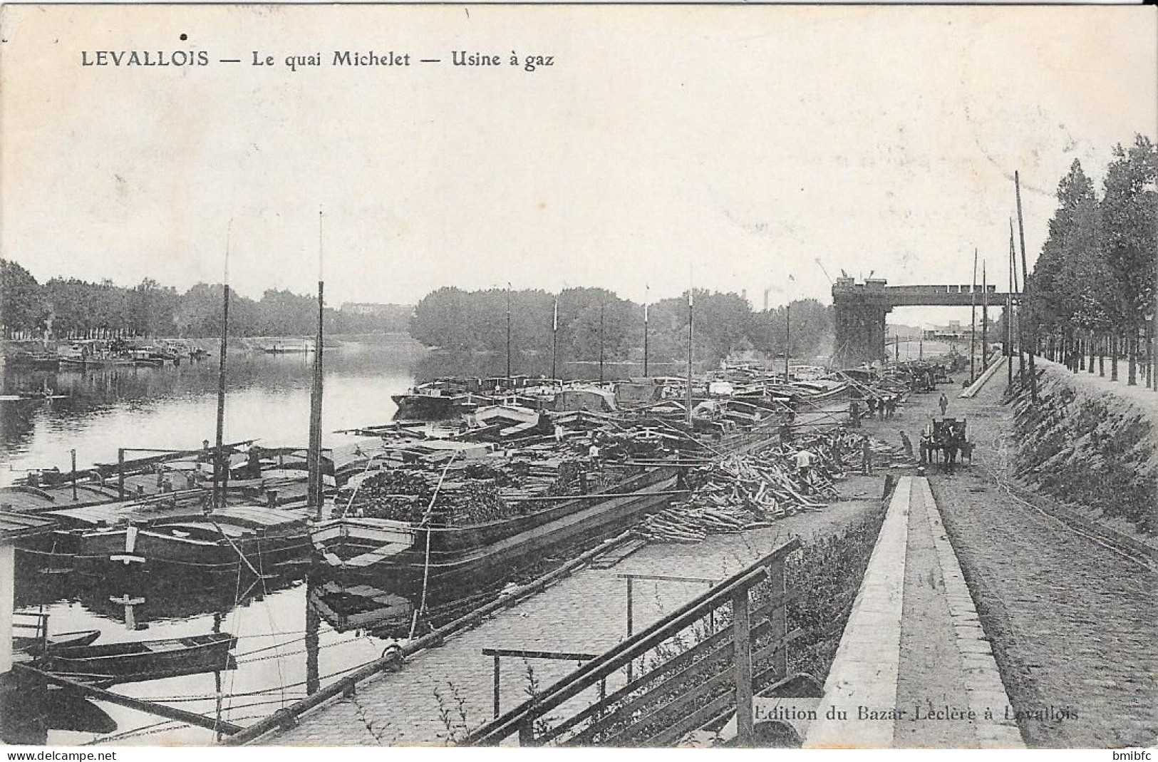 Péniches - LEVALLOIS - Le Quai Michelet - Usine à Gaz - Binnenschepen