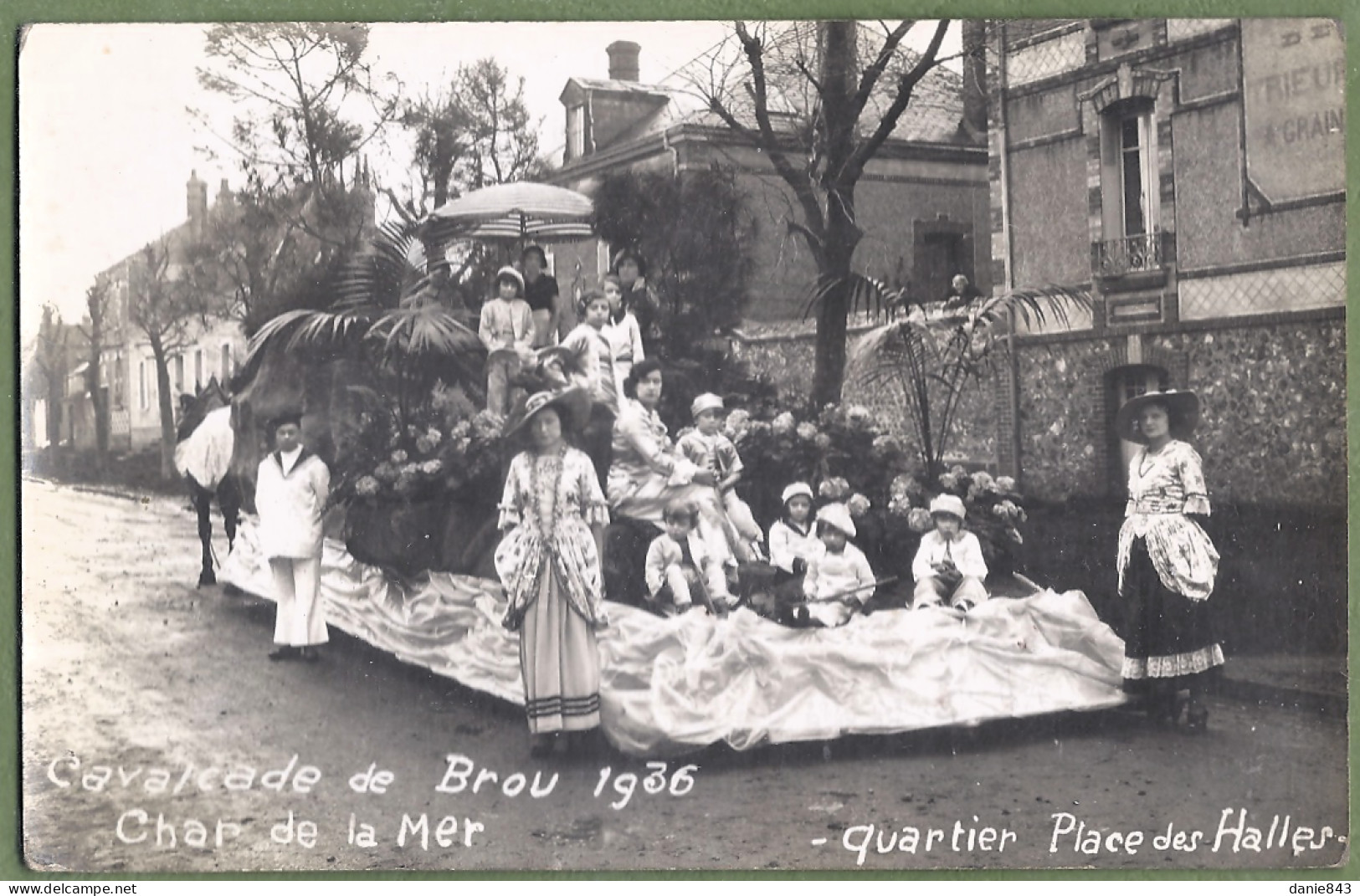 CARTE PHOTO Top Animation - EURE ET LOIR - BROU - CAVALCADE DE 1926 - CHAR DE LA MER - QUARTIER PLACE DES HALLES - Autres & Non Classés