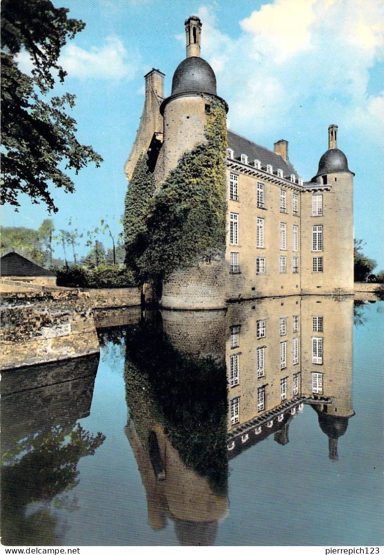 61 - Flers De L'Orne - Le Château (XVIe Siècle) Se Mirant Dans Son Lac - Flers