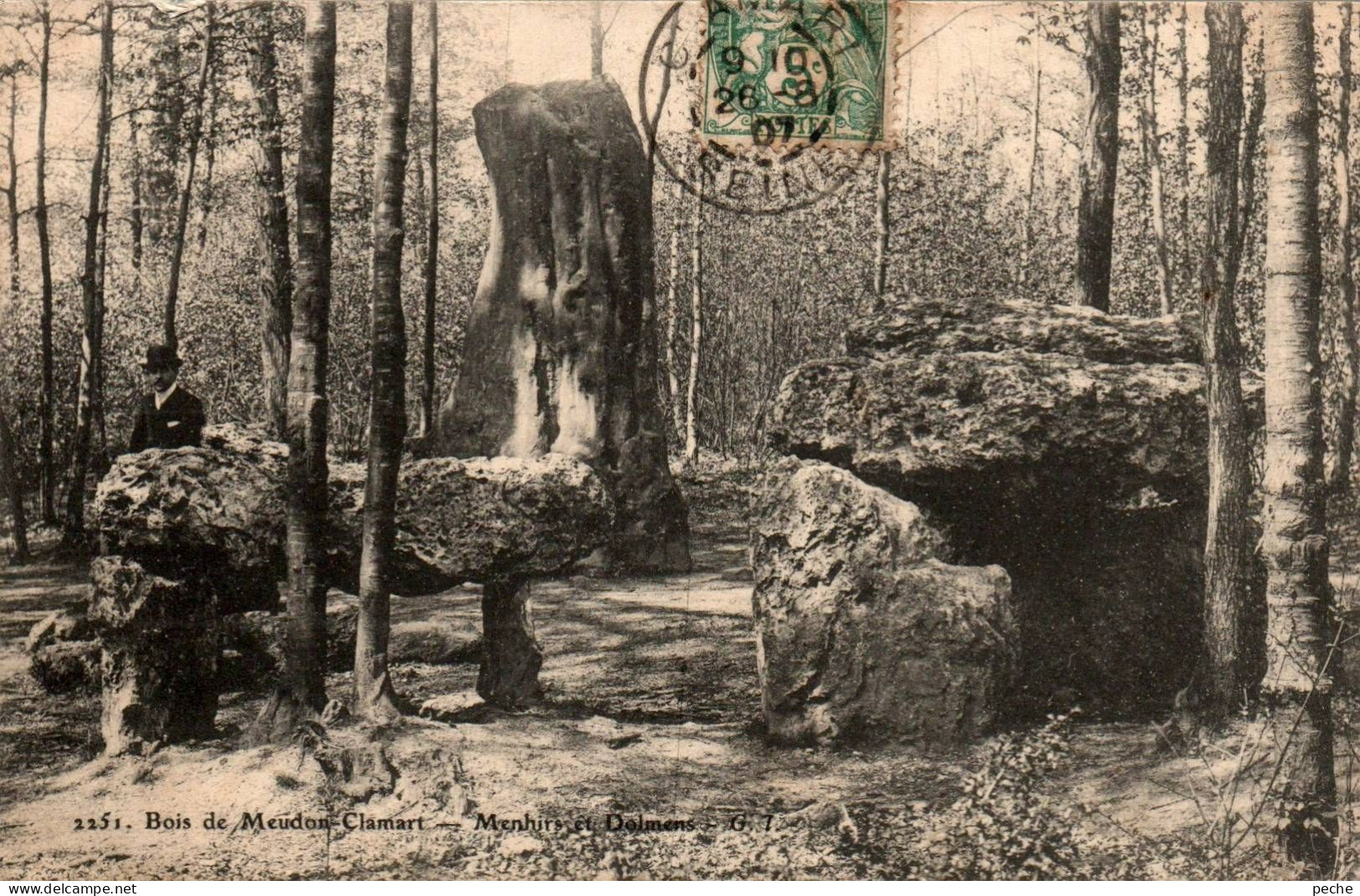 N°2401 W -cpa Bois De Meudon Et Clamart -menhirs Et Dolmens- - Dolmen & Menhirs
