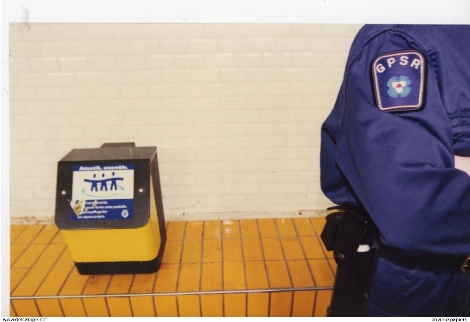 4 PHOTOS  PARIS  METROPOLITAIN RATP  SURETE  SECURITE DES RESEAUX  G.P.S.R  CREE EN 1994 SIPA PRESS - Treni