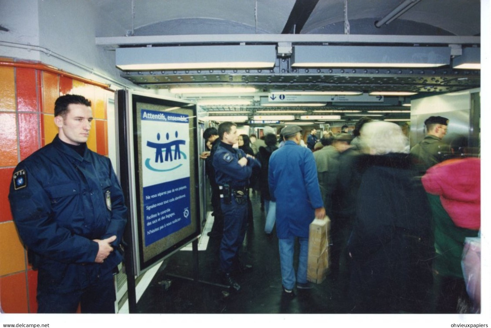 4 PHOTOS  PARIS  METROPOLITAIN RATP  SURETE  SECURITE DES RESEAUX  G.P.S.R  CREE EN 1994 SIPA PRESS - Trenes