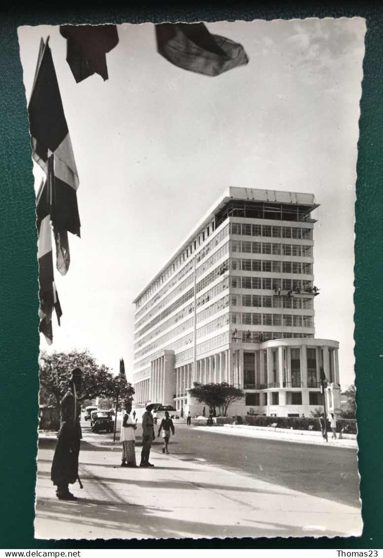 Le Building Administratif Et L'avenue Roume, Ed Cerbelot, N° 1177 - Senegal
