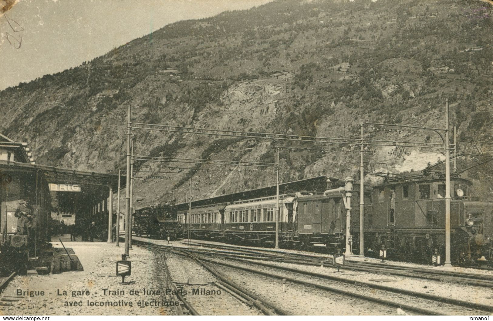 Suisse )   BRIGUE  -  La Gare   -  Train De Luxe Paris Milano Avec Locomotive électrique - Brigue-Glis 