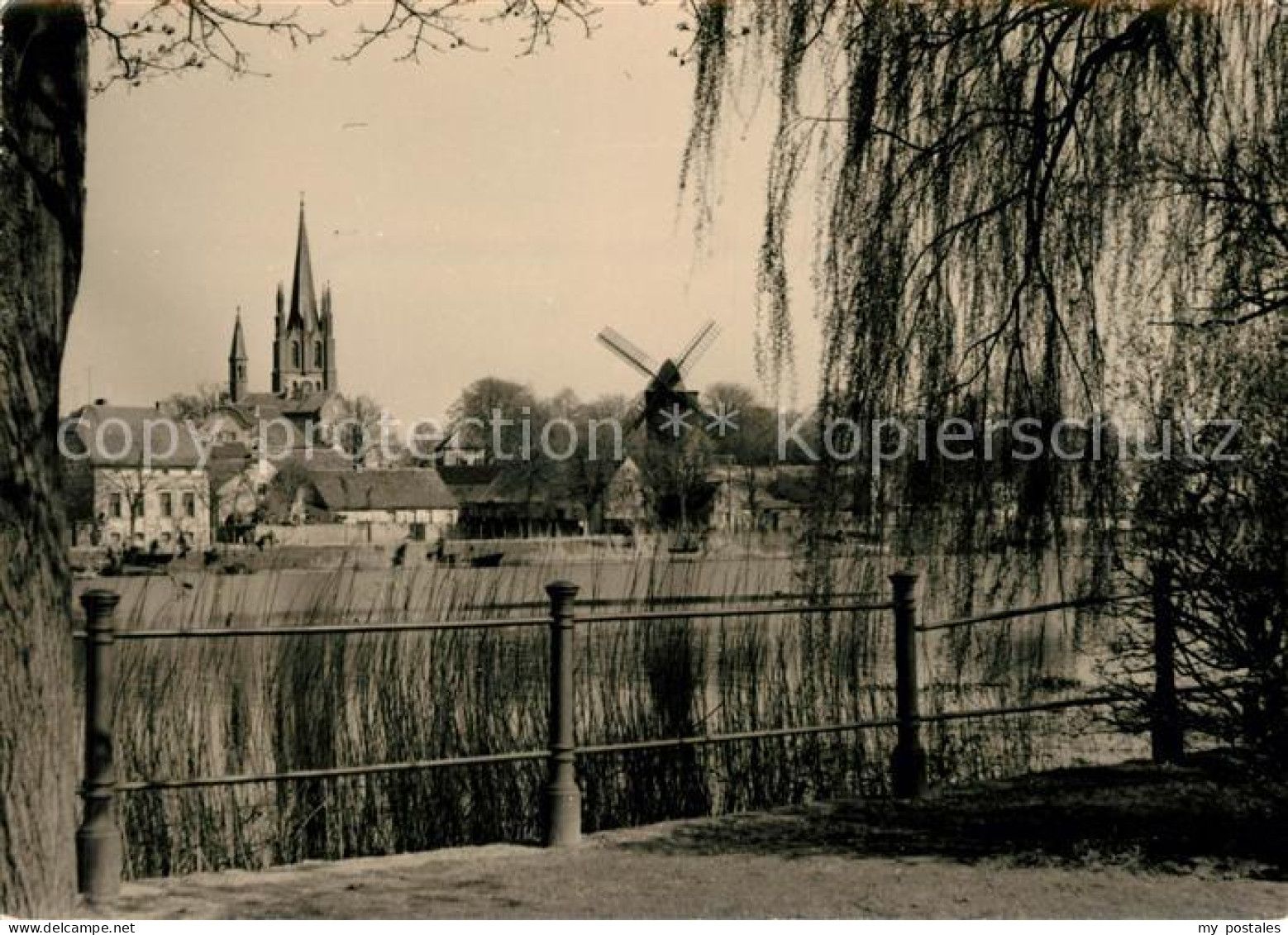 73100522 Werder Havel Kirche Windmuehle Werder Havel - Autres & Non Classés