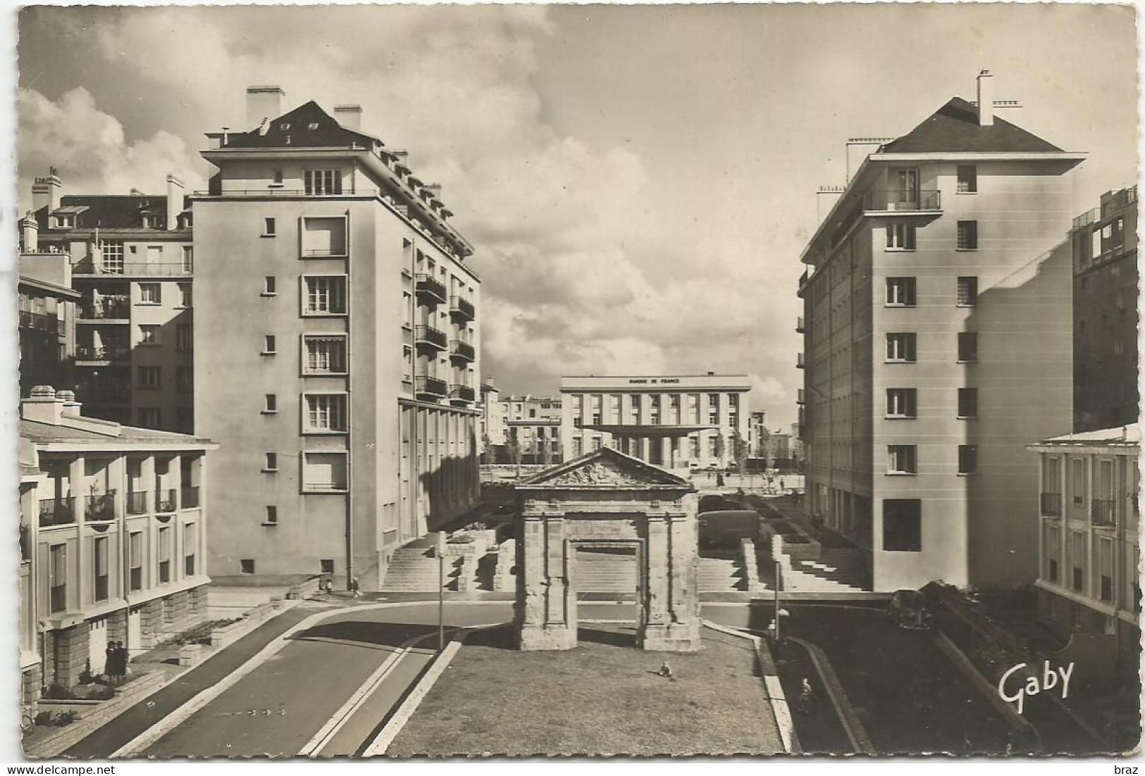 CPSM Brest   Square Du Commandant L'herminier(leger Pli En Coin) - Brest