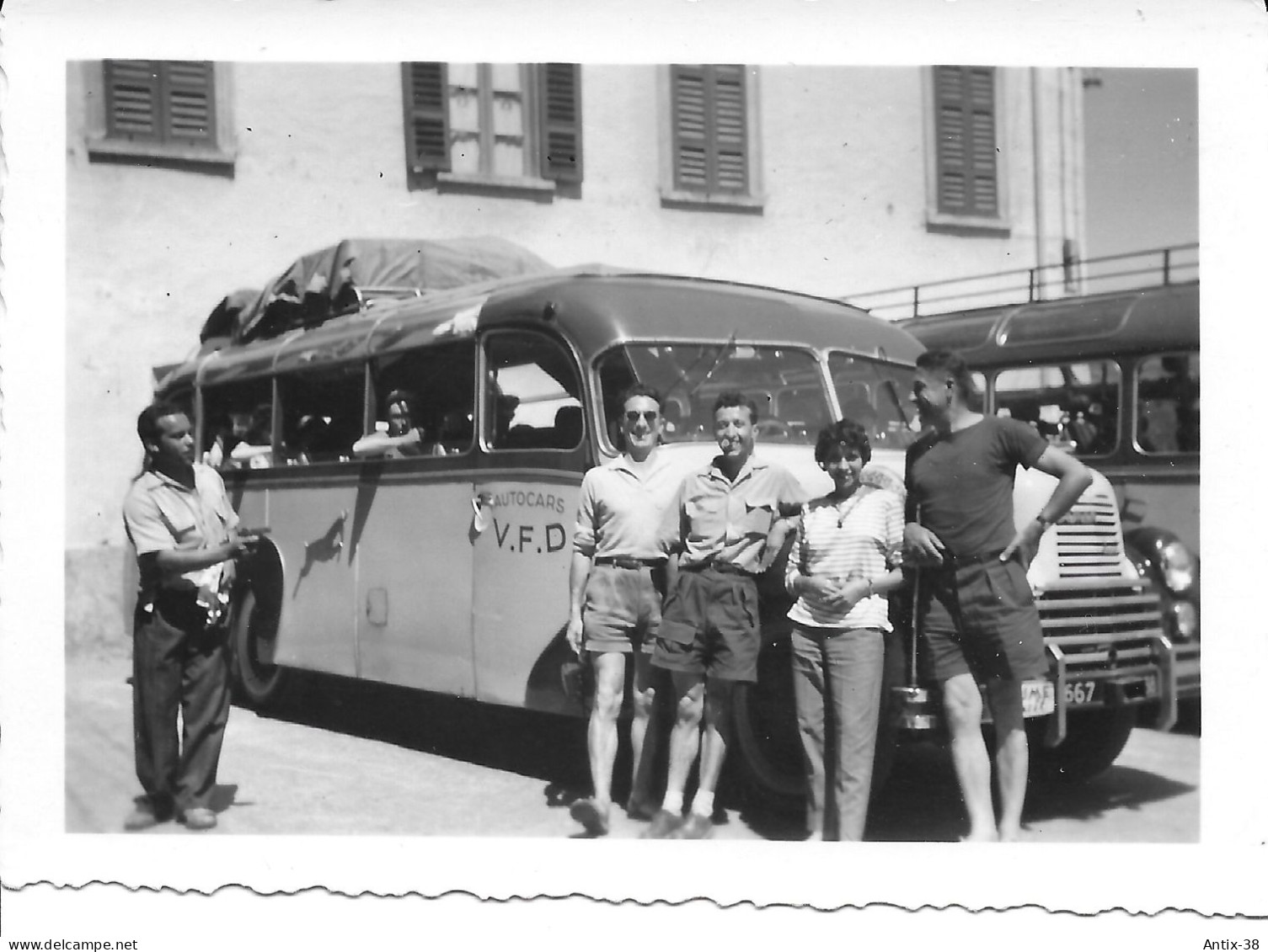 N80 - Photo - Un Autocar Des V.F.D. (Voies Ferrées Du Dauphiné) Prêt Au Départ - Auto's