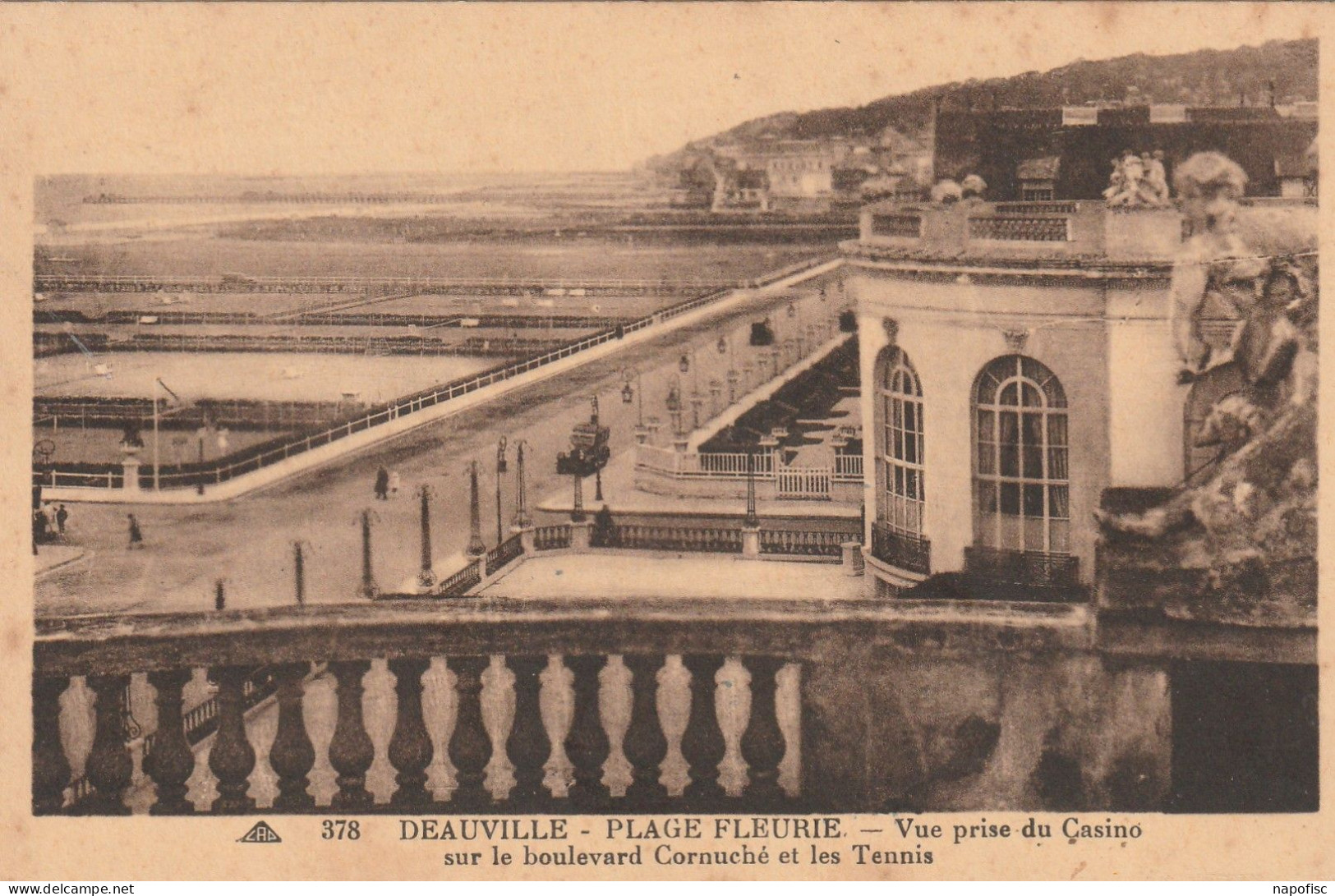 14-Deauville La Plage Fleurie Vue Prise Du Casino Sur Le Boulevard Eugène Cornuché Et Les Tennis - Deauville