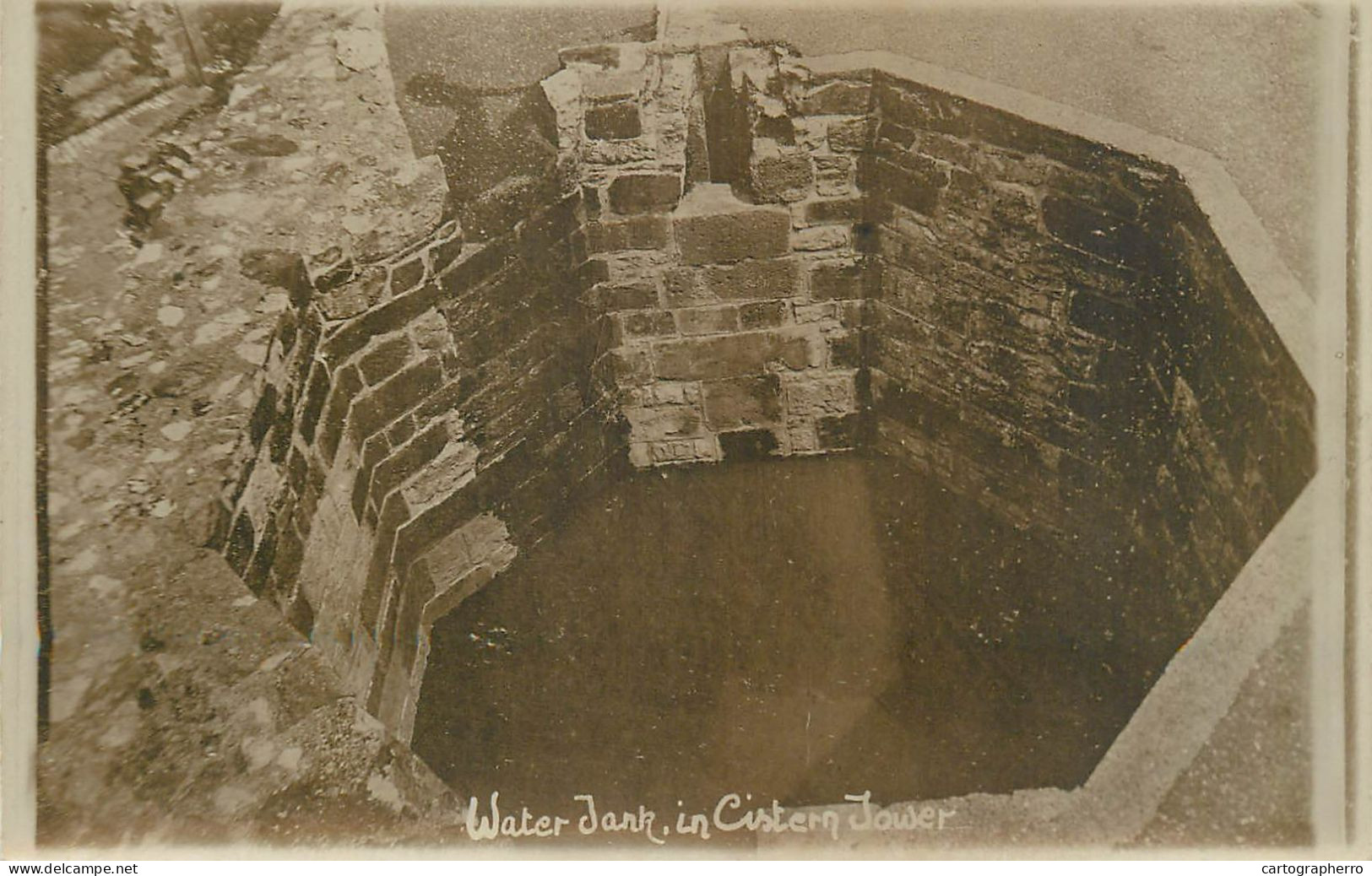 Cistern Tower To Identify - Zu Identifizieren