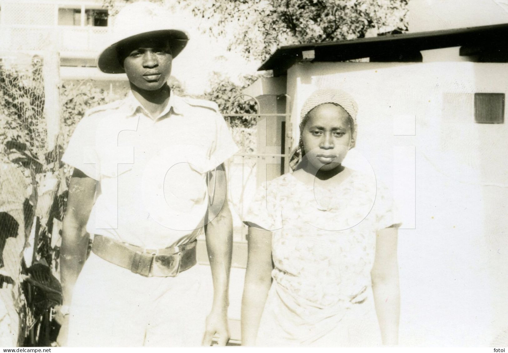 50s REAL ORIGINAL AMATEUR PHOTO FOTO COUPLE MOZAMBIQUE MOÇAMBIQUE COLONIAL AFRICA AFRIQUE AT260 - Afrique