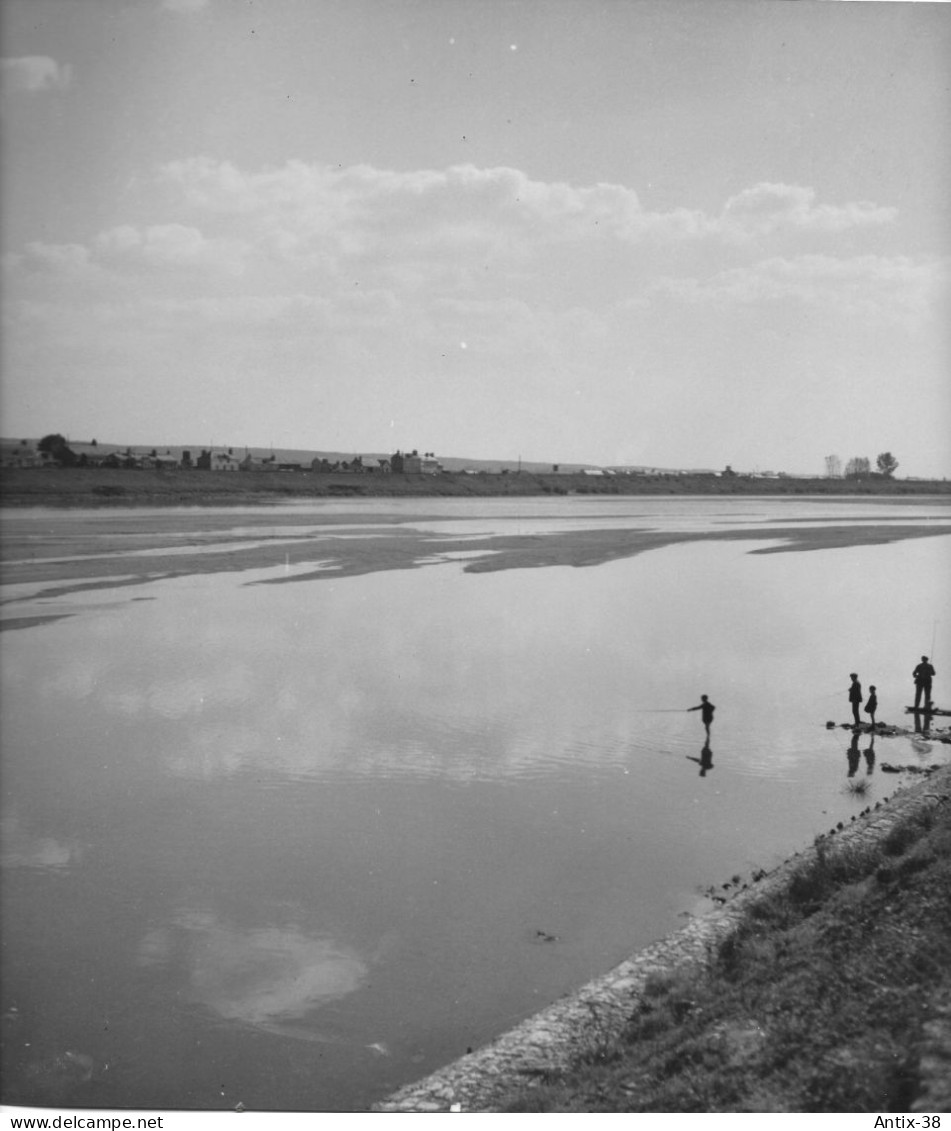 N80 - Photo Originale De PIERRE BOUCHER - Bords De La Loire à BLOIS - Tampon Du Photographe Au Dos - Geïdentificeerde Personen