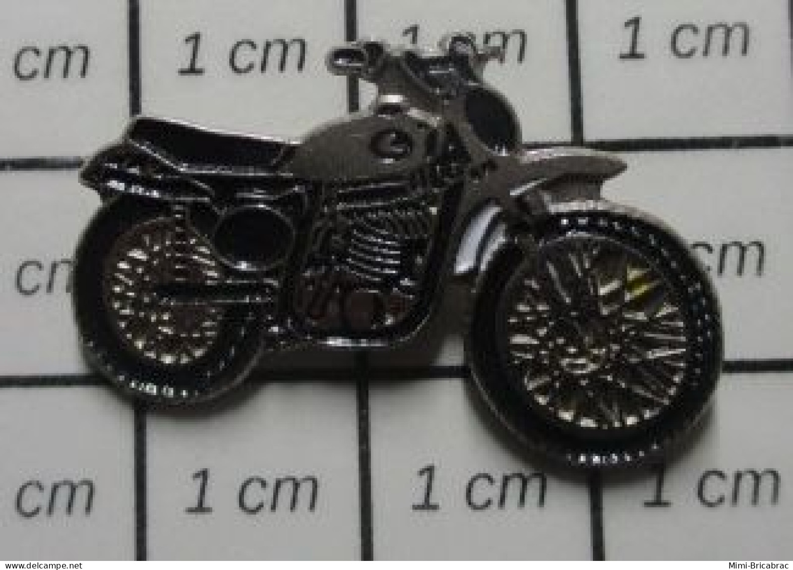 1917 Pin's Pins / Beau Et Rare / MOTOS / PETITE MOTO DE CROSS NOIRE ET ACIER - Motorbikes