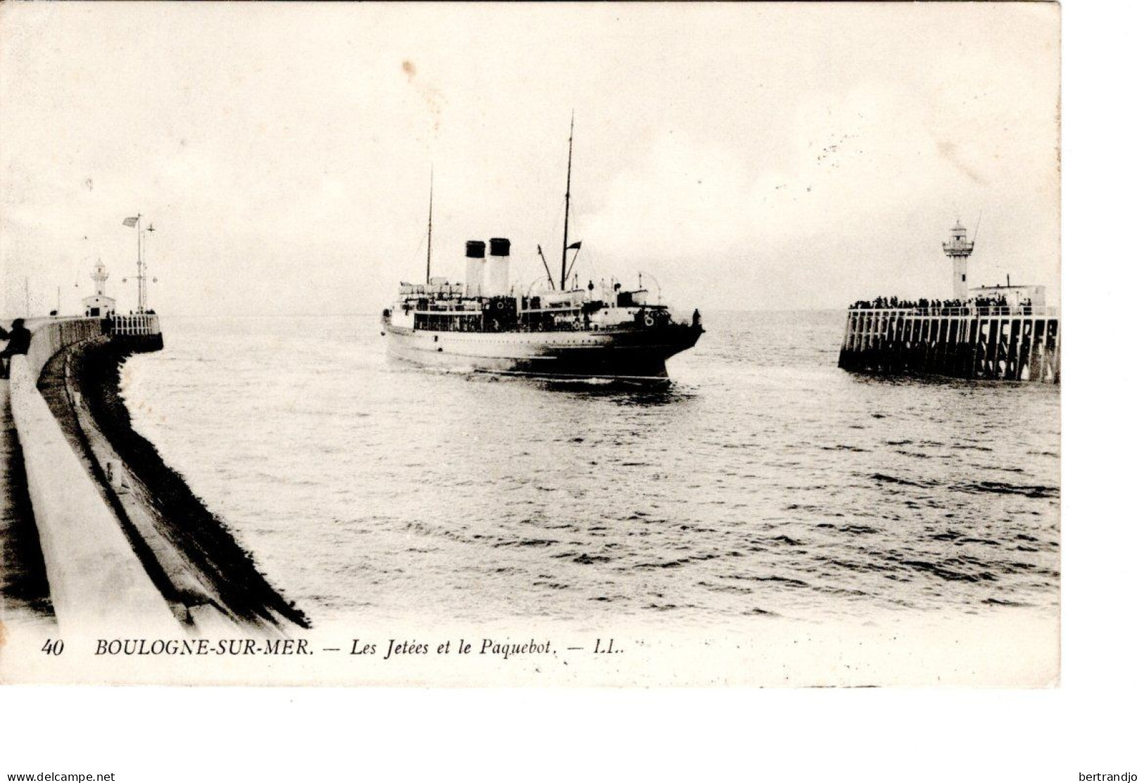 Boulongne Sur Mer / Jetées Et Paquebot - Boulogne Sur Mer