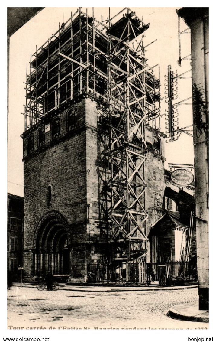 Epinal - Tour De L'Eglise Saint-Maurice Pendant Les Travaux De 1932 (curé Michel Remerciant De L'offrande) - Epinal